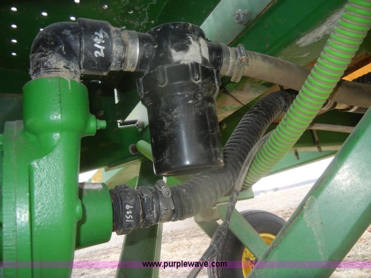 image for item D4562 John Deere 250 tow between nurse tank