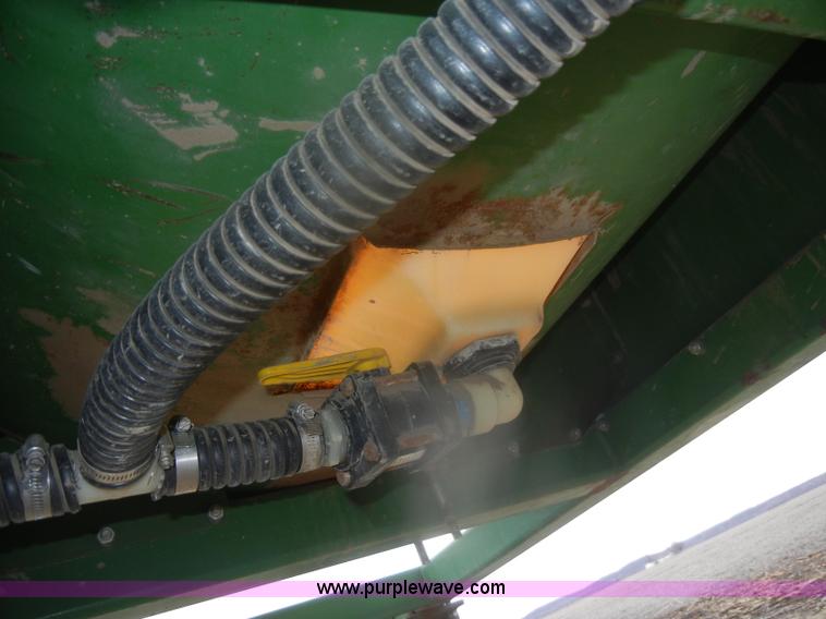 image for item D4562 John Deere 250 tow between nurse tank