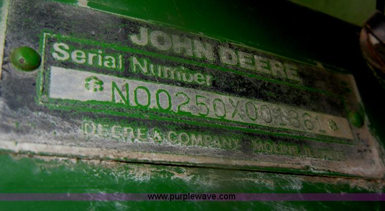image for item D4562 John Deere 250 tow between nurse tank