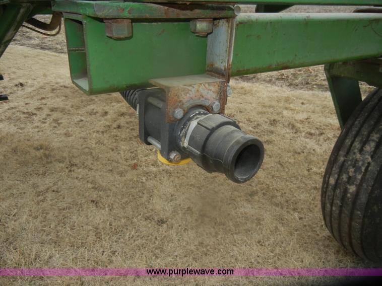 image for item D4562 John Deere 250 tow between nurse tank