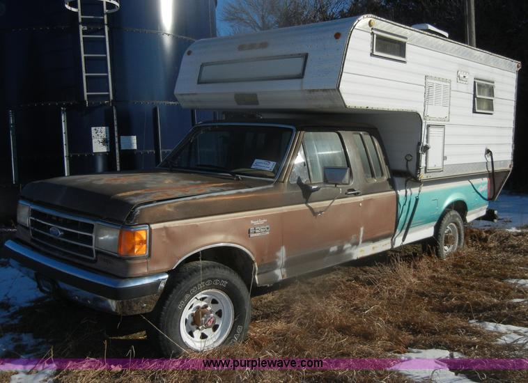 image for item D4580 1988 Ford F250 XLT Lariat SuperCab pickup truck