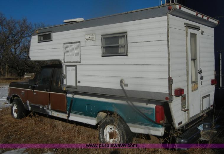 image for item D4580 1988 Ford F250 XLT Lariat SuperCab pickup truck