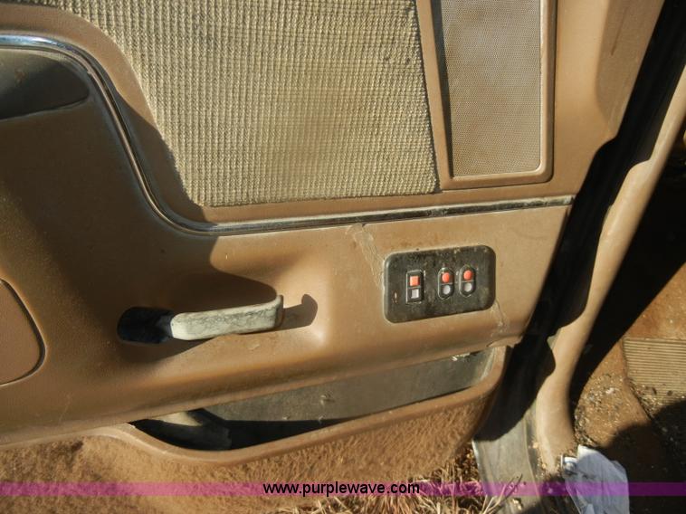 image for item D4580 1988 Ford F250 XLT Lariat SuperCab pickup truck