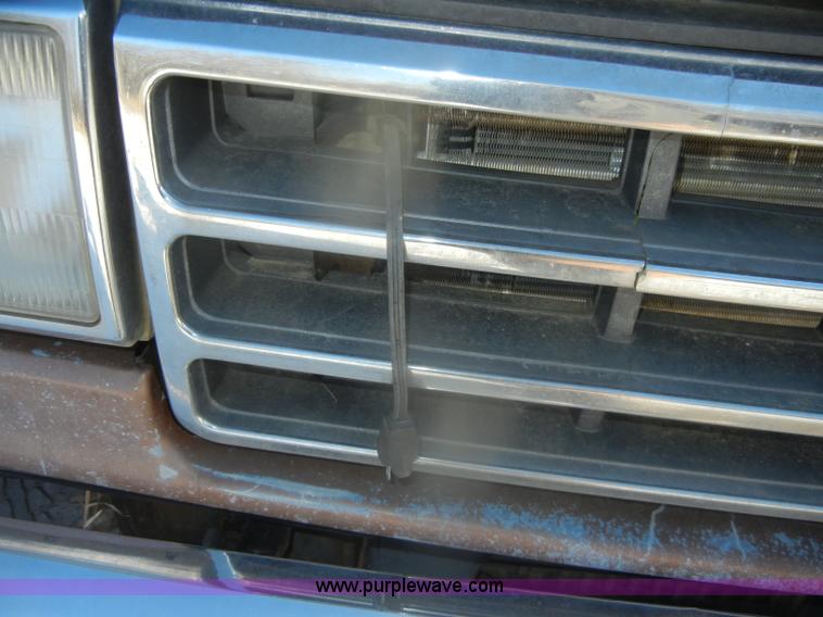 image for item D4580 1988 Ford F250 XLT Lariat SuperCab pickup truck