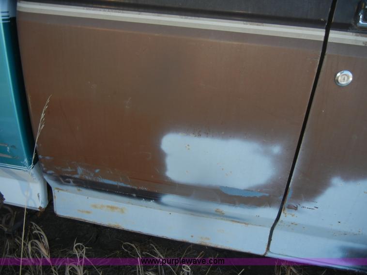 image for item D4580 1988 Ford F250 XLT Lariat SuperCab pickup truck