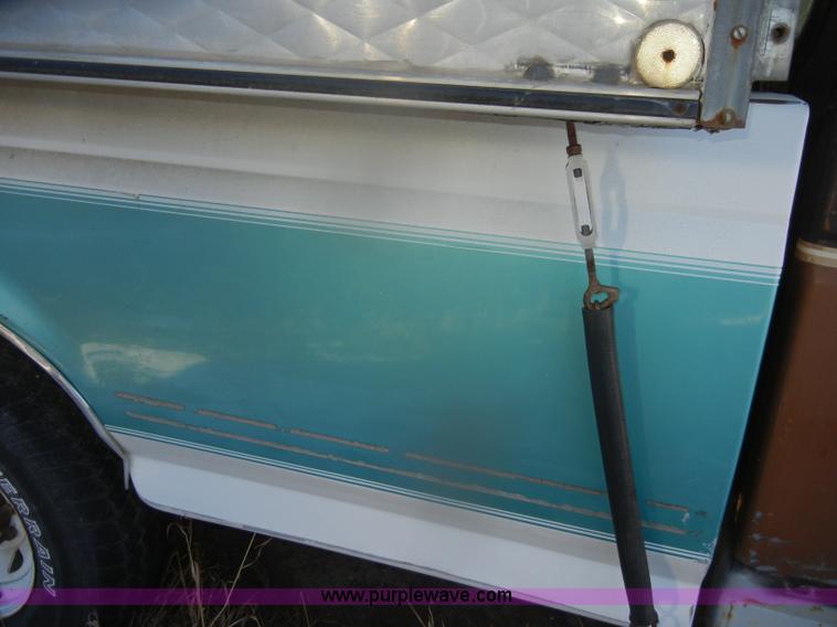 image for item D4580 1988 Ford F250 XLT Lariat SuperCab pickup truck