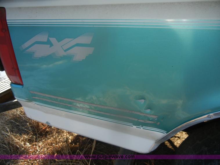 image for item D4580 1988 Ford F250 XLT Lariat SuperCab pickup truck