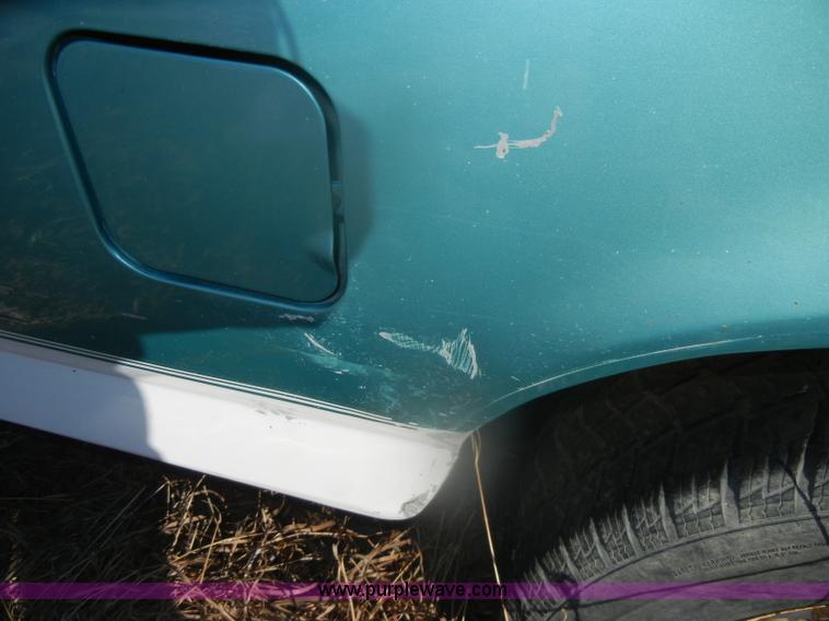 image for item D4580 1988 Ford F250 XLT Lariat SuperCab pickup truck