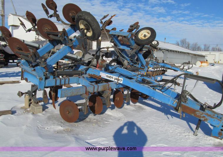 image for item D7055 DMI 3300 Nutri-Placer anhydrous ammonia applicator