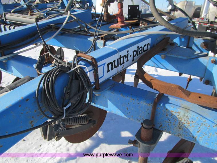 image for item D7055 DMI 3300 Nutri-Placer anhydrous ammonia applicator