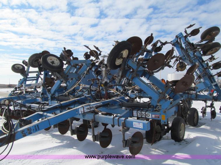 image for item D7058 DMI 3300 Nutri-Placer Anhydrous ammonia applicator