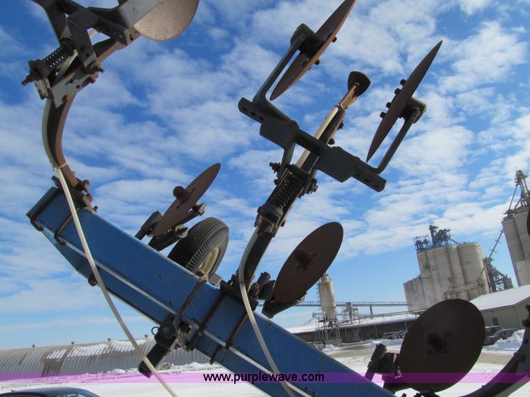 image for item D7058 DMI 3300 Nutri-Placer Anhydrous ammonia applicator