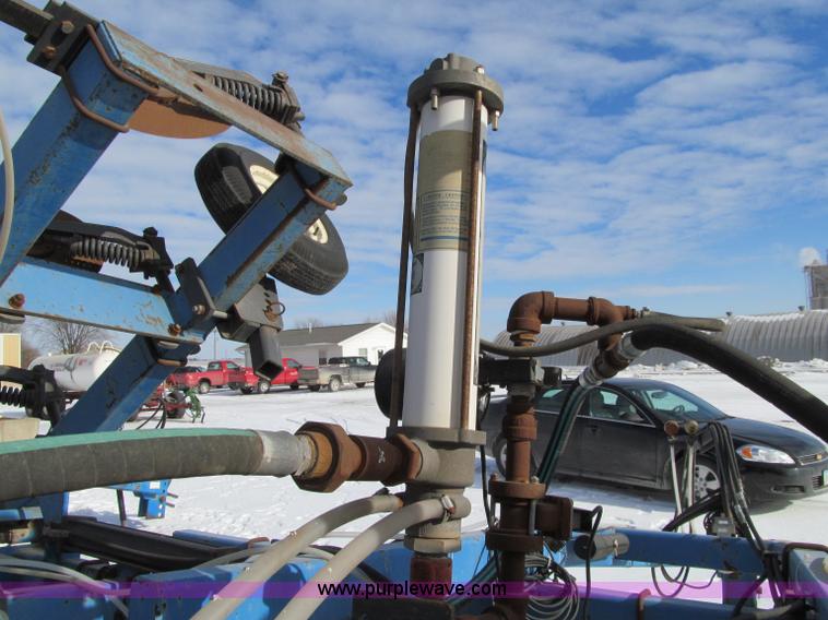 image for item D7058 DMI 3300 Nutri-Placer Anhydrous ammonia applicator