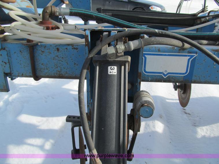 image for item D7058 DMI 3300 Nutri-Placer Anhydrous ammonia applicator