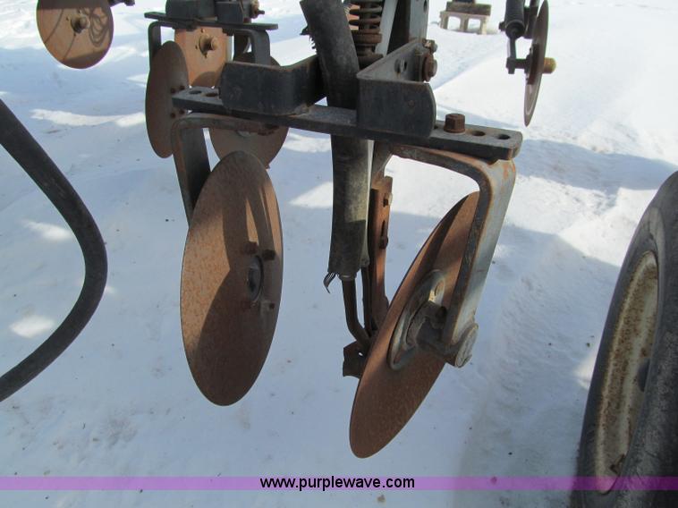 image for item D7058 DMI 3300 Nutri-Placer Anhydrous ammonia applicator