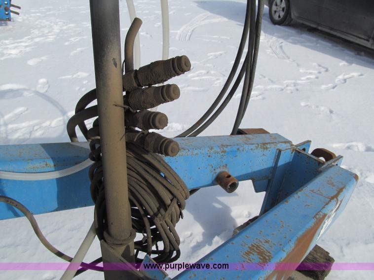 image for item D7058 DMI 3300 Nutri-Placer Anhydrous ammonia applicator