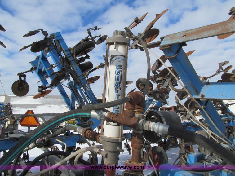 image for item D7058 DMI 3300 Nutri-Placer Anhydrous ammonia applicator