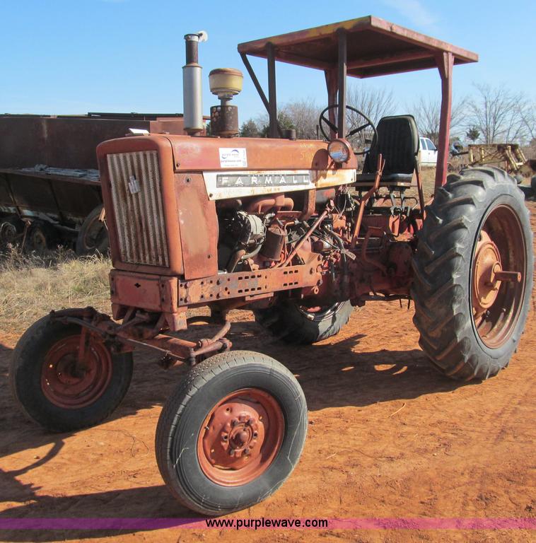 image for item E7530 1963 International Farmall 504 row crop tractor