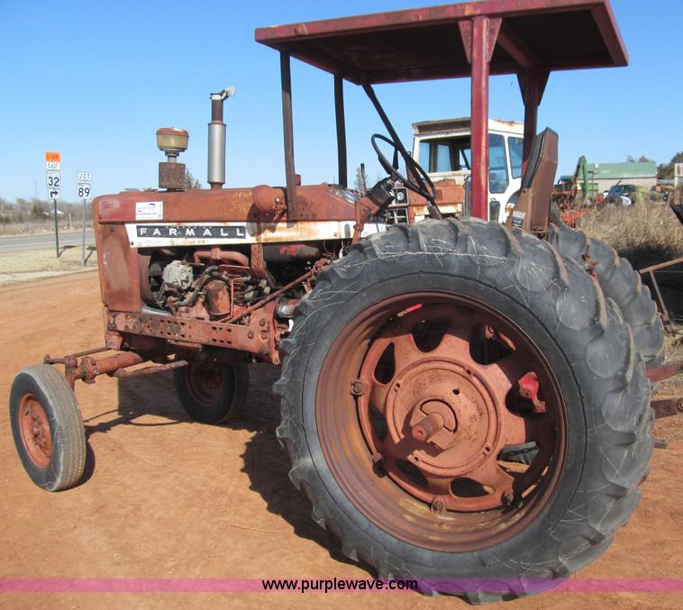 image for item E7530 1963 International Farmall 504 row crop tractor