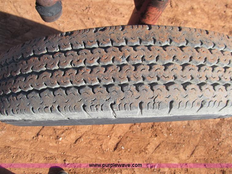 image for item E7530 1963 International Farmall 504 row crop tractor