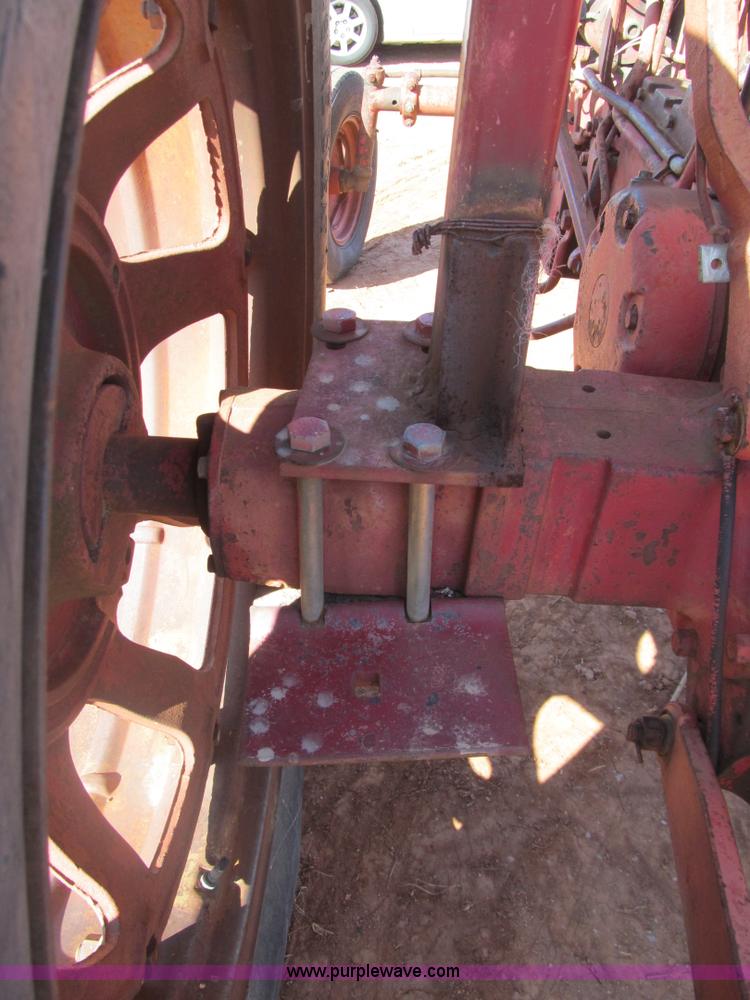 image for item E7530 1963 International Farmall 504 row crop tractor