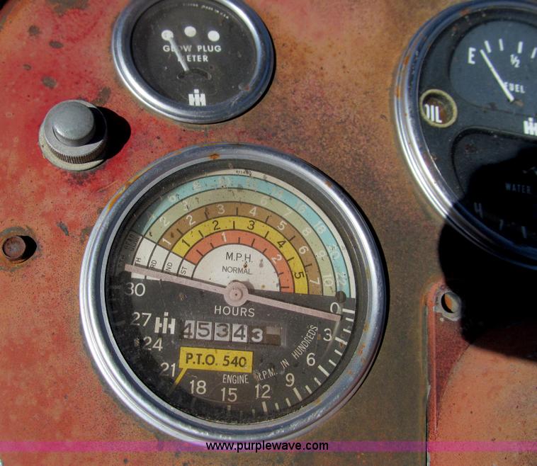 image for item E7530 1963 International Farmall 504 row crop tractor