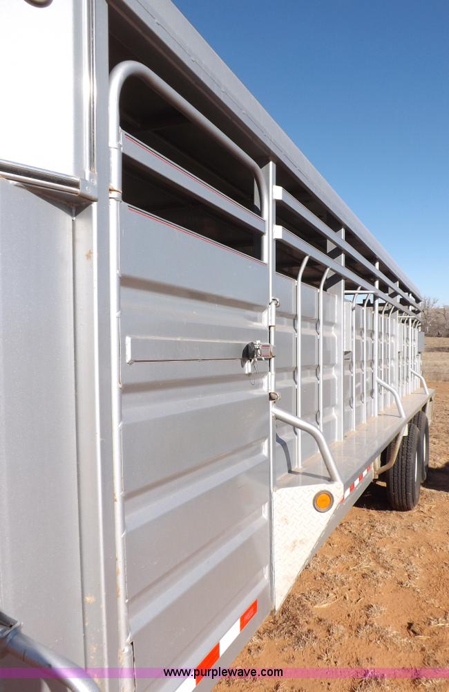 image for item F6352 2011 Norte 24' gooseneck livestock trailer