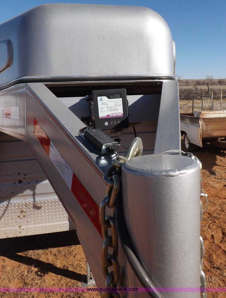 image for item F6352 2011 Norte 24' gooseneck livestock trailer