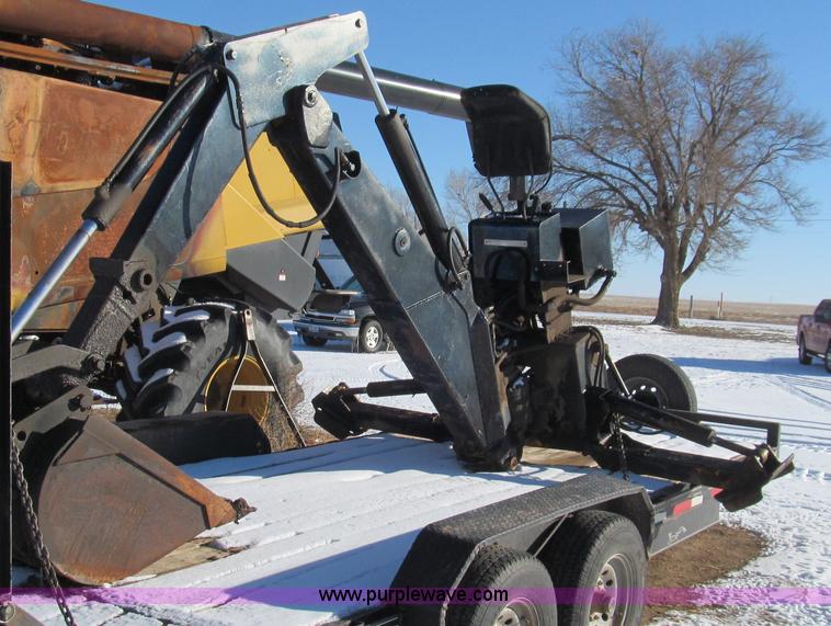 image for item G5587 John Deere backhoe