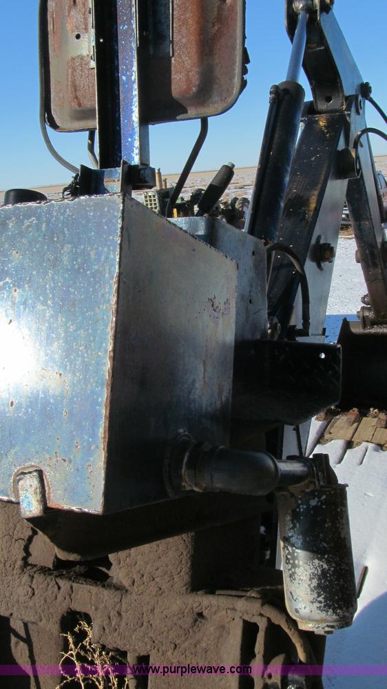 image for item G5587 John Deere backhoe