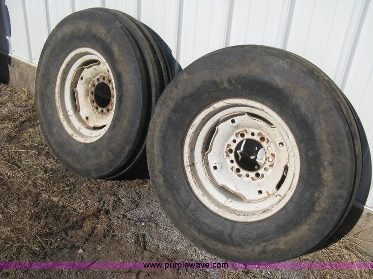 image for item M9186 Tractor tires and wheels