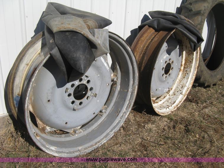image for item M9186 Tractor tires and wheels