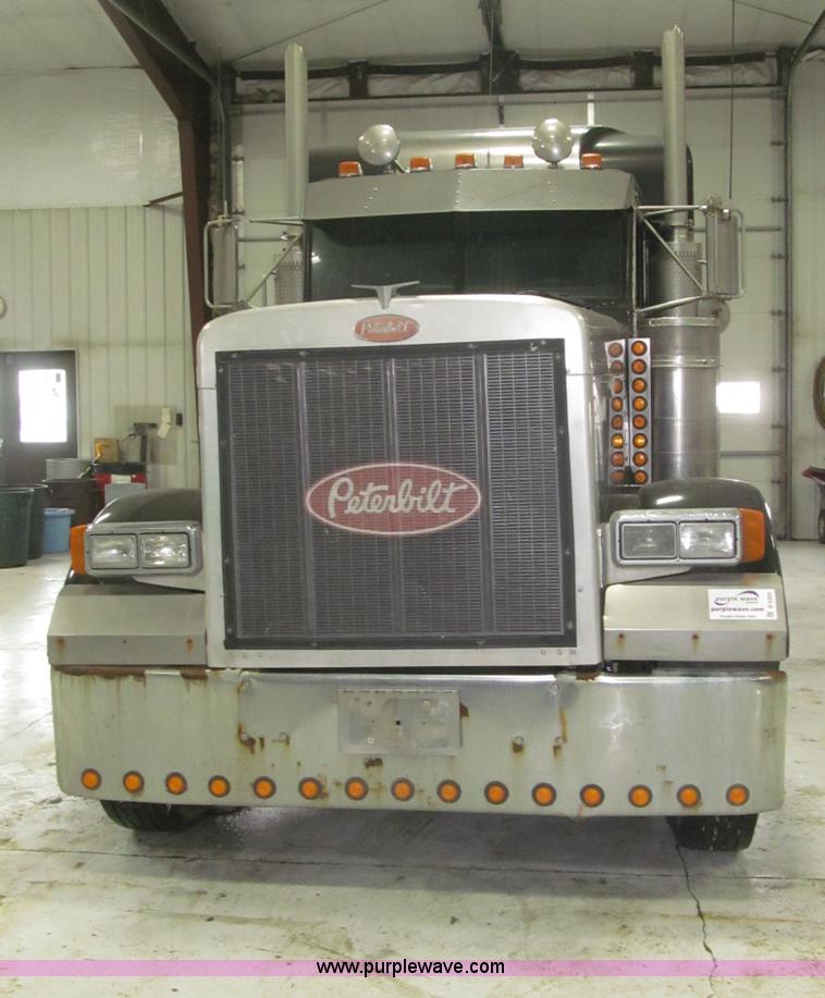 image for item B5305 1997 Peterbilt 379 semi truck