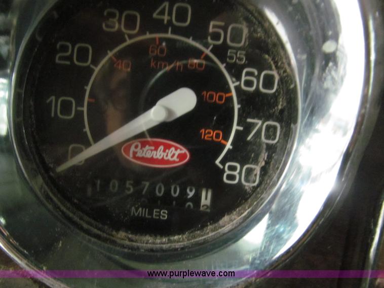 image for item B5305 1997 Peterbilt 379 semi truck