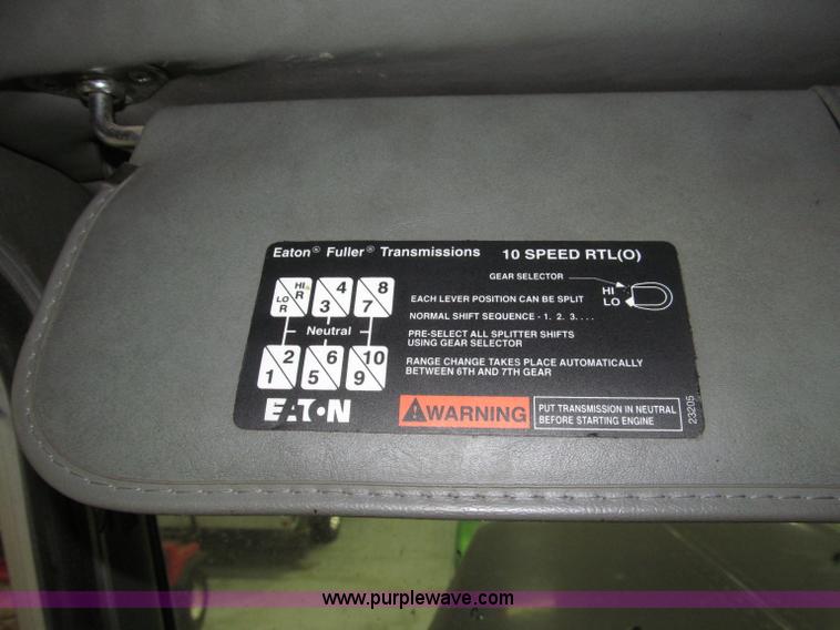 image for item B5305 1997 Peterbilt 379 semi truck