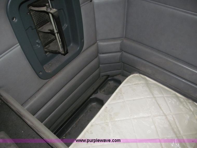 image for item B5305 1997 Peterbilt 379 semi truck