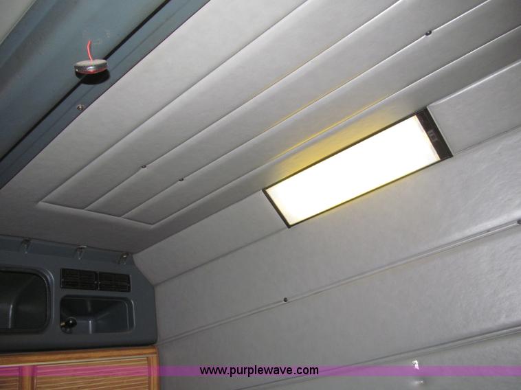 image for item B5305 1997 Peterbilt 379 semi truck