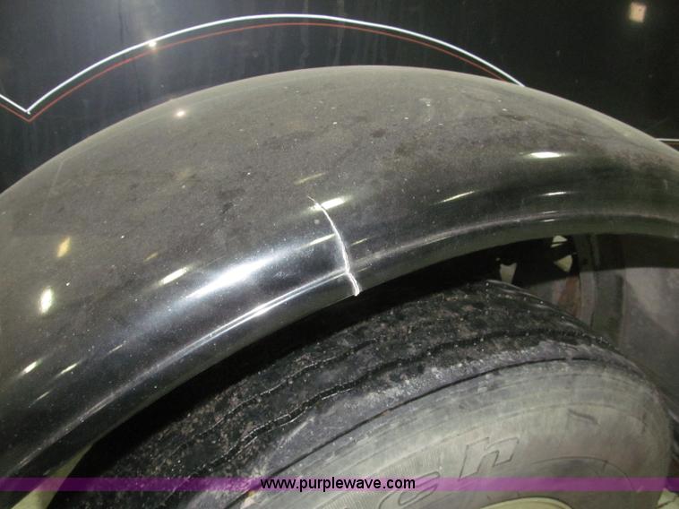 image for item B5305 1997 Peterbilt 379 semi truck