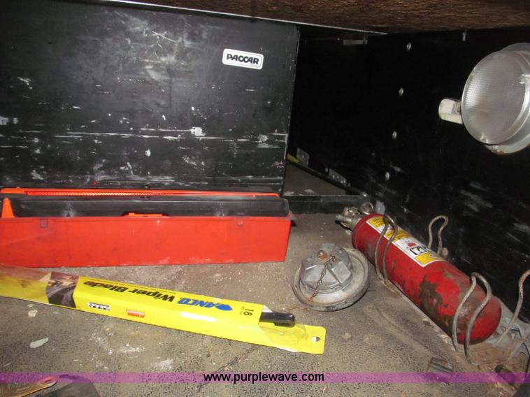 image for item B5305 1997 Peterbilt 379 semi truck