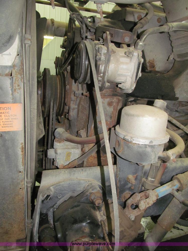 image for item B5305 1997 Peterbilt 379 semi truck