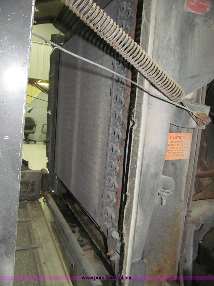 image for item B5305 1997 Peterbilt 379 semi truck