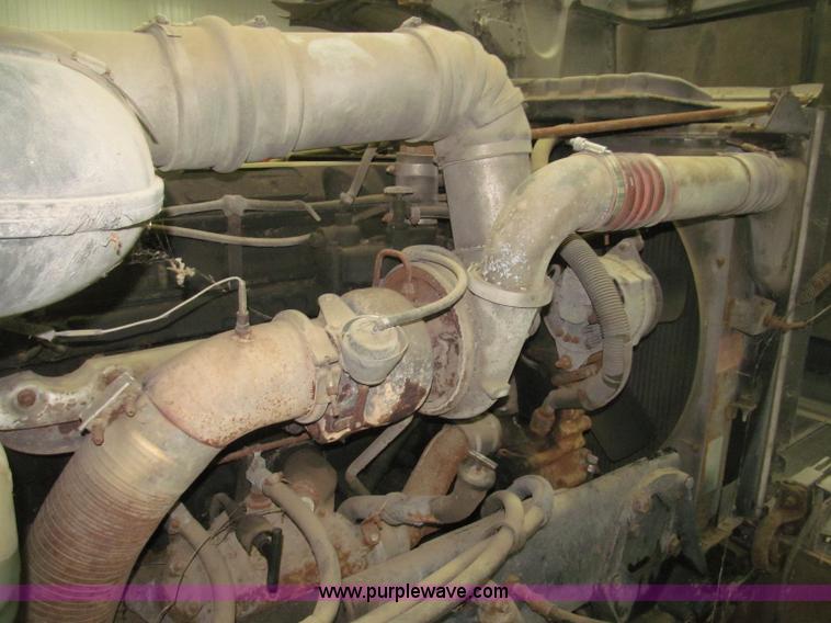 image for item B5305 1997 Peterbilt 379 semi truck