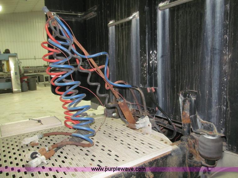 image for item B5305 1997 Peterbilt 379 semi truck