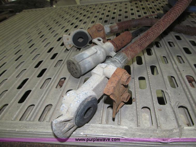 image for item B5305 1997 Peterbilt 379 semi truck