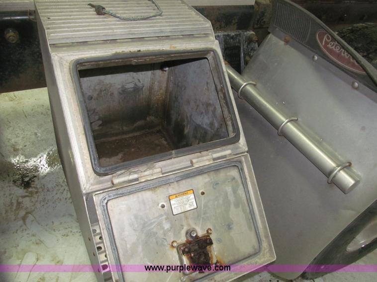 image for item B5305 1997 Peterbilt 379 semi truck