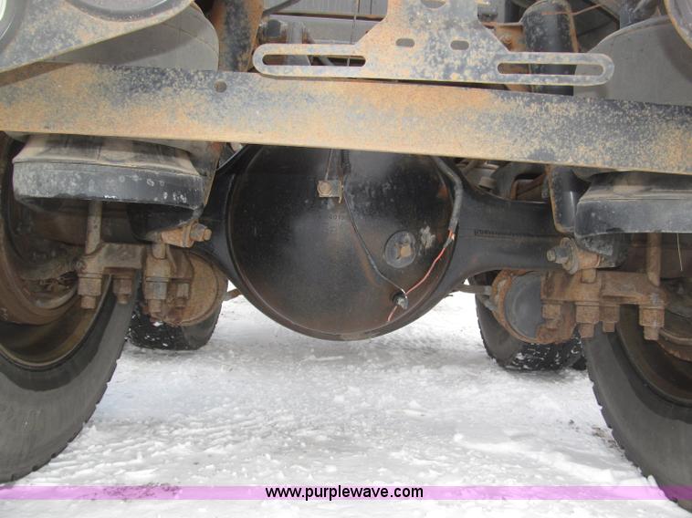 image for item B5305 1997 Peterbilt 379 semi truck