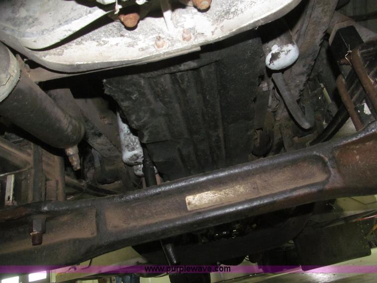 image for item B5305 1997 Peterbilt 379 semi truck