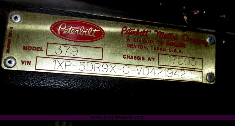 image for item B5305 1997 Peterbilt 379 semi truck