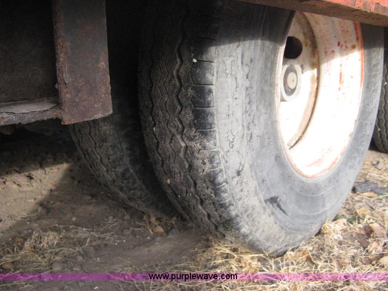 image for item B8444 1996 Landoll Haul 0LL tilt deck equipment trailer