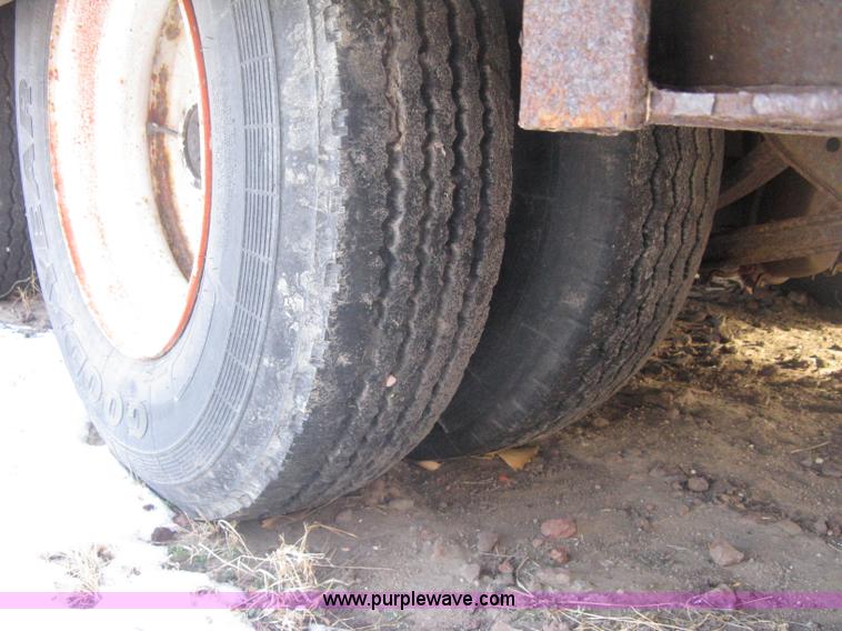 image for item B8444 1996 Landoll Haul 0LL tilt deck equipment trailer